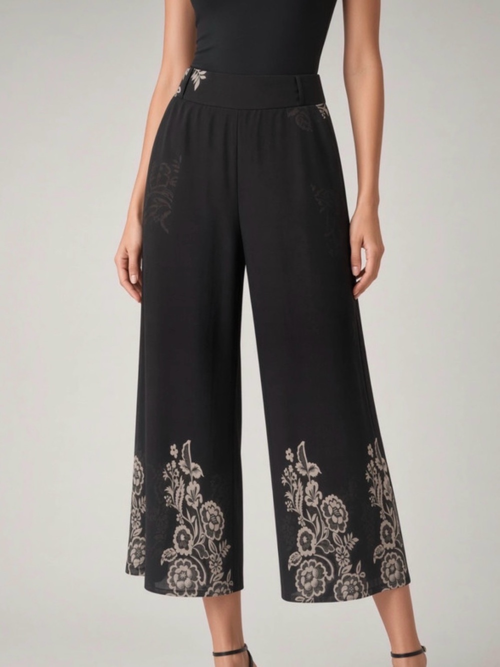 Women's Black Floral-Trim Wide-Leg Cropped Pants